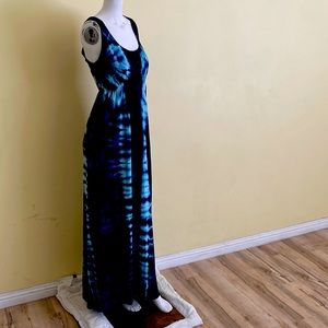 Nolita NYC Gorgeous Blue Tie Dye Maxi dress size S.